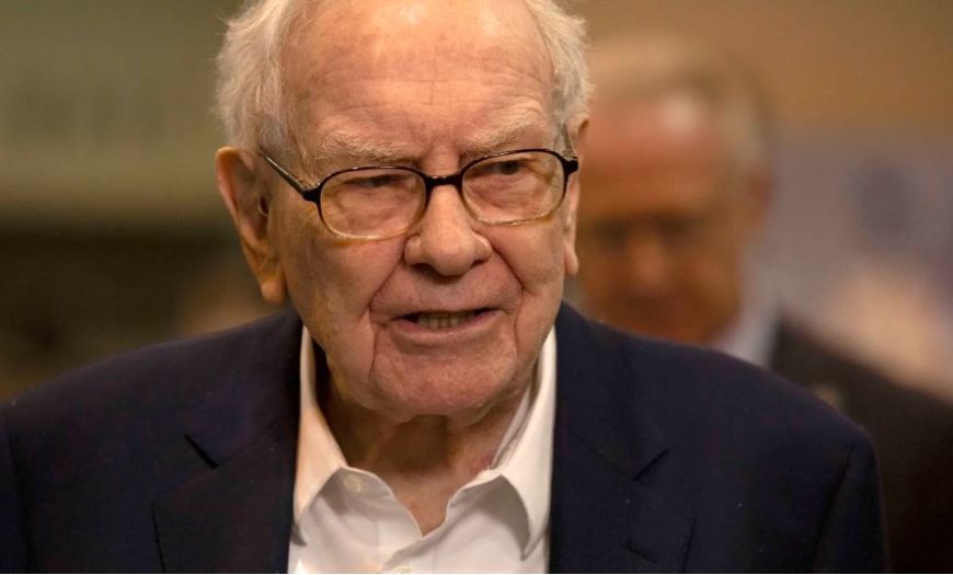 Berkshire Hathaway’s cash fortress tops $300 billion as Buffett sells more stock, freezes buybacks